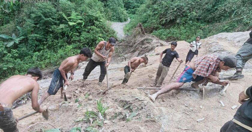 မဂွေဇ ခေါင်လန်ဖူးလမ်း မိုးများ၍ လမ်းပိုင်း ပျက်စီးမှုများရှိခဲ့သောကြောင့် ခရီးသွား​ပြည်သူများ သွားလာလို့ရအောင် ယာယီလမ်းပိုင်းပြုပြင်မှုများ ဆောင်ရွက်လျက်ရှိကြောင်း